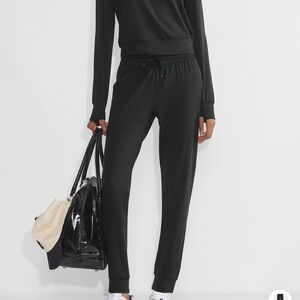 Aritzia Softbound Rotation Jogger